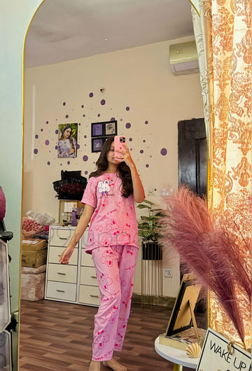 0000 Baby Pink Here It Kitty Printed Half Sleeves T-shirt With Kitty Printed Pajama Suit