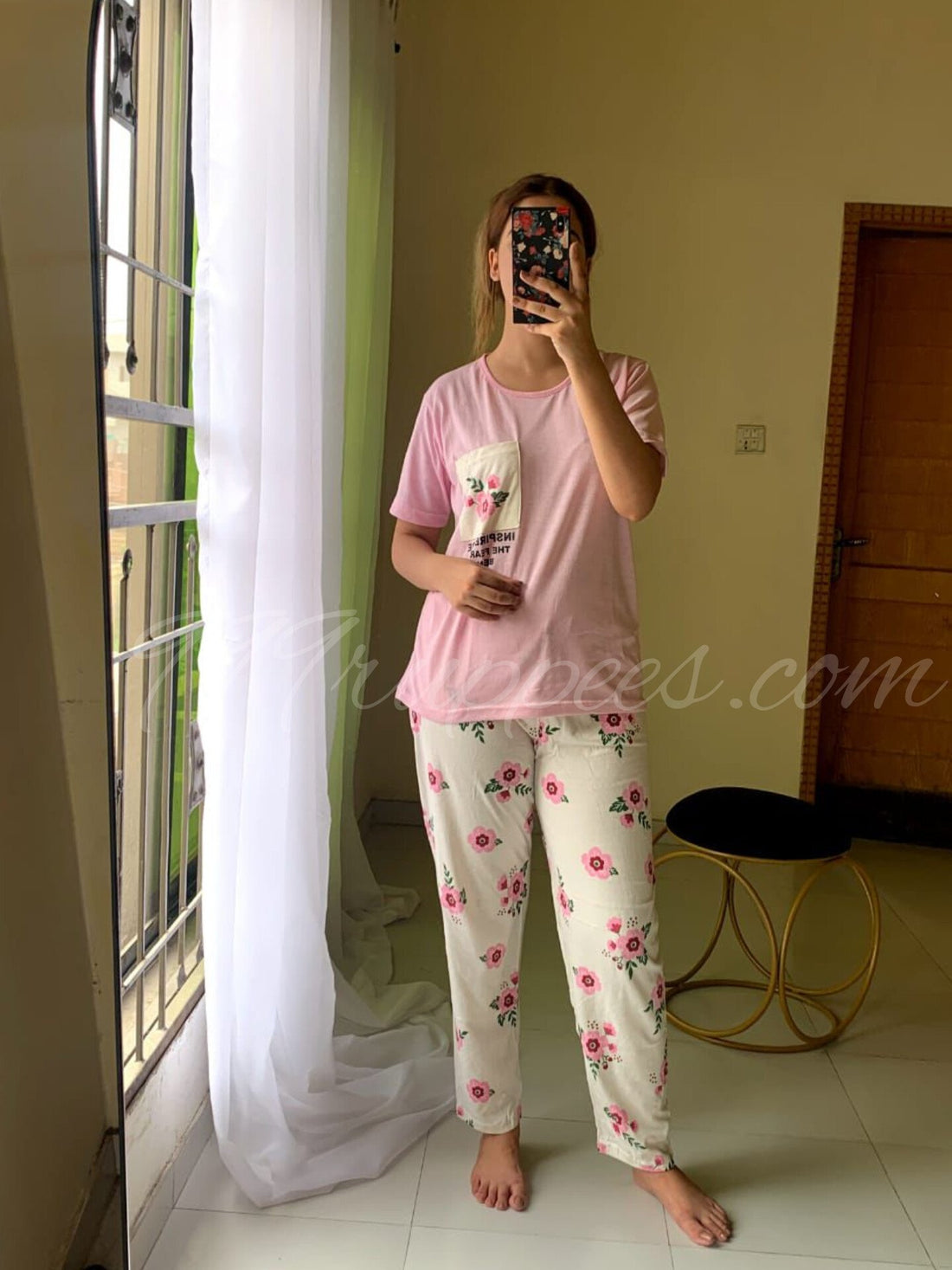 010 Pink Flower Pocket Print Half Sleeves T-shirt With Flowers Printed Trouser Suit