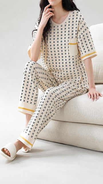 0000             Offwhite Minimal Printed Half Sleeves T-shirt With Printed Pajama Suit