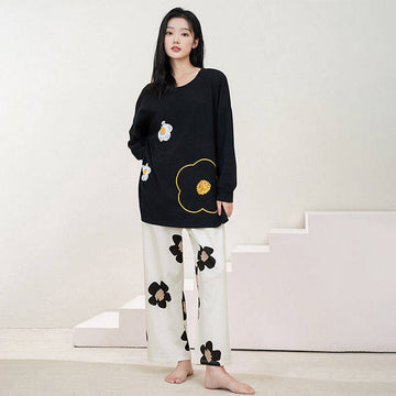 0000            Black Yellow White Flower Printed Full Sleeves T-shirt With white Black Flower Printed Pajama Suit