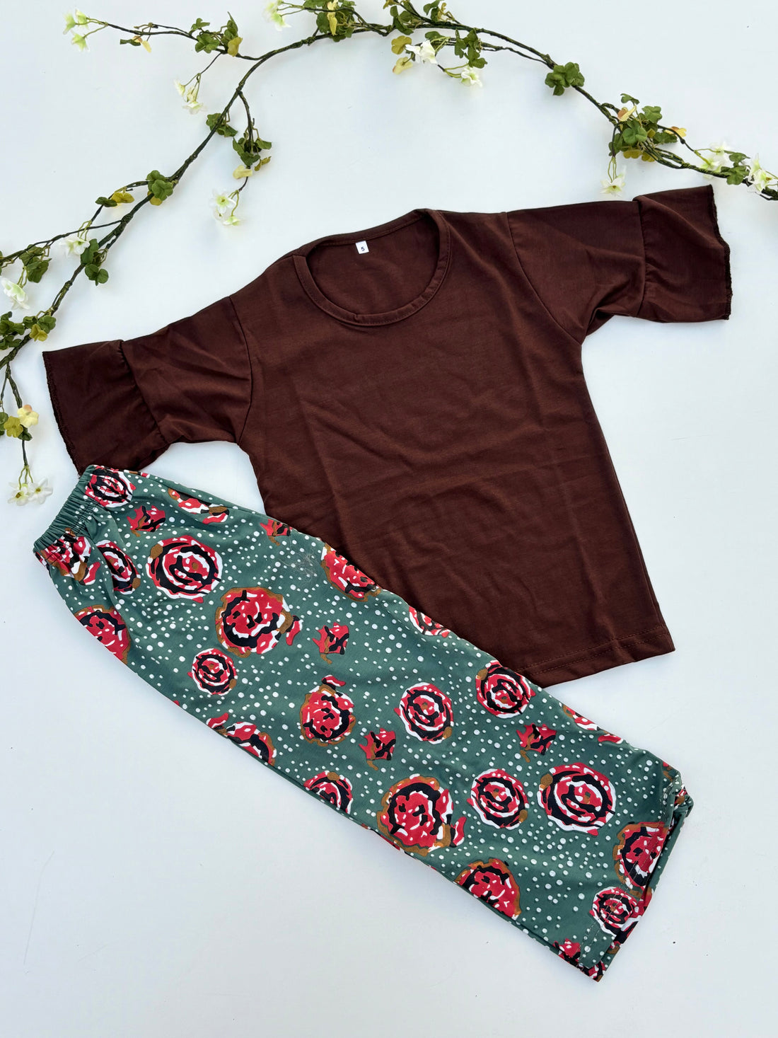 0000             Brown Plain Frill Half Sleeves T-shirt with Flower Printed  Pajama Kids Suits
