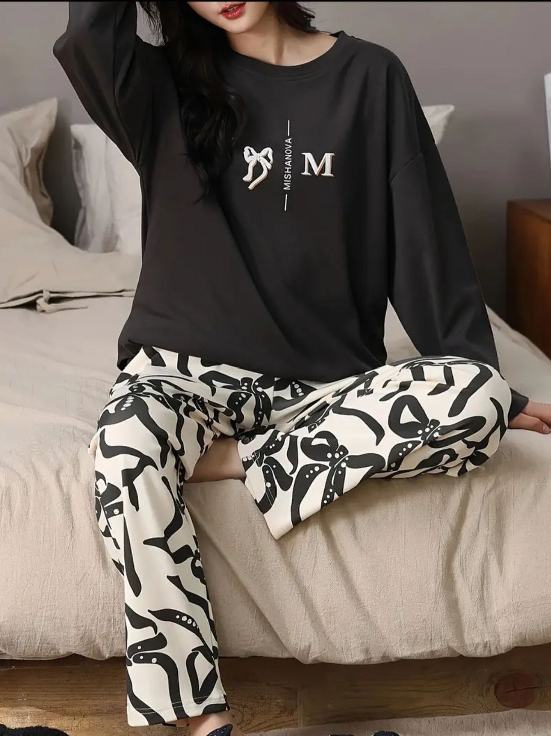 0000  Black Bow Printed Full Sleeves T-shirt With Printed Pajama Suit
