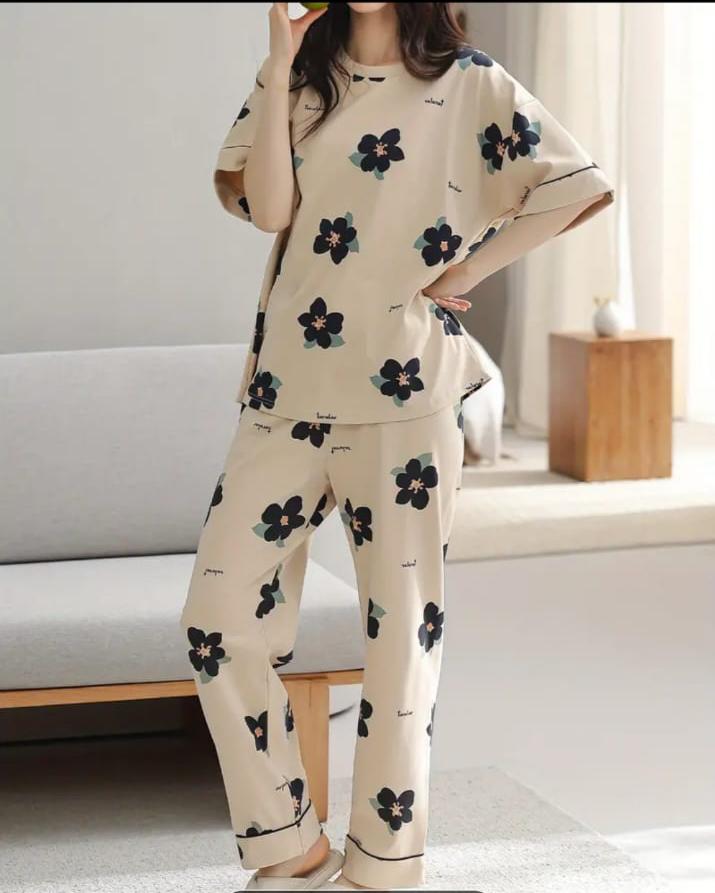 0000 Brown Black Flower Printed Half Sleeves T-shirt With Flower Printed Pajama Suit